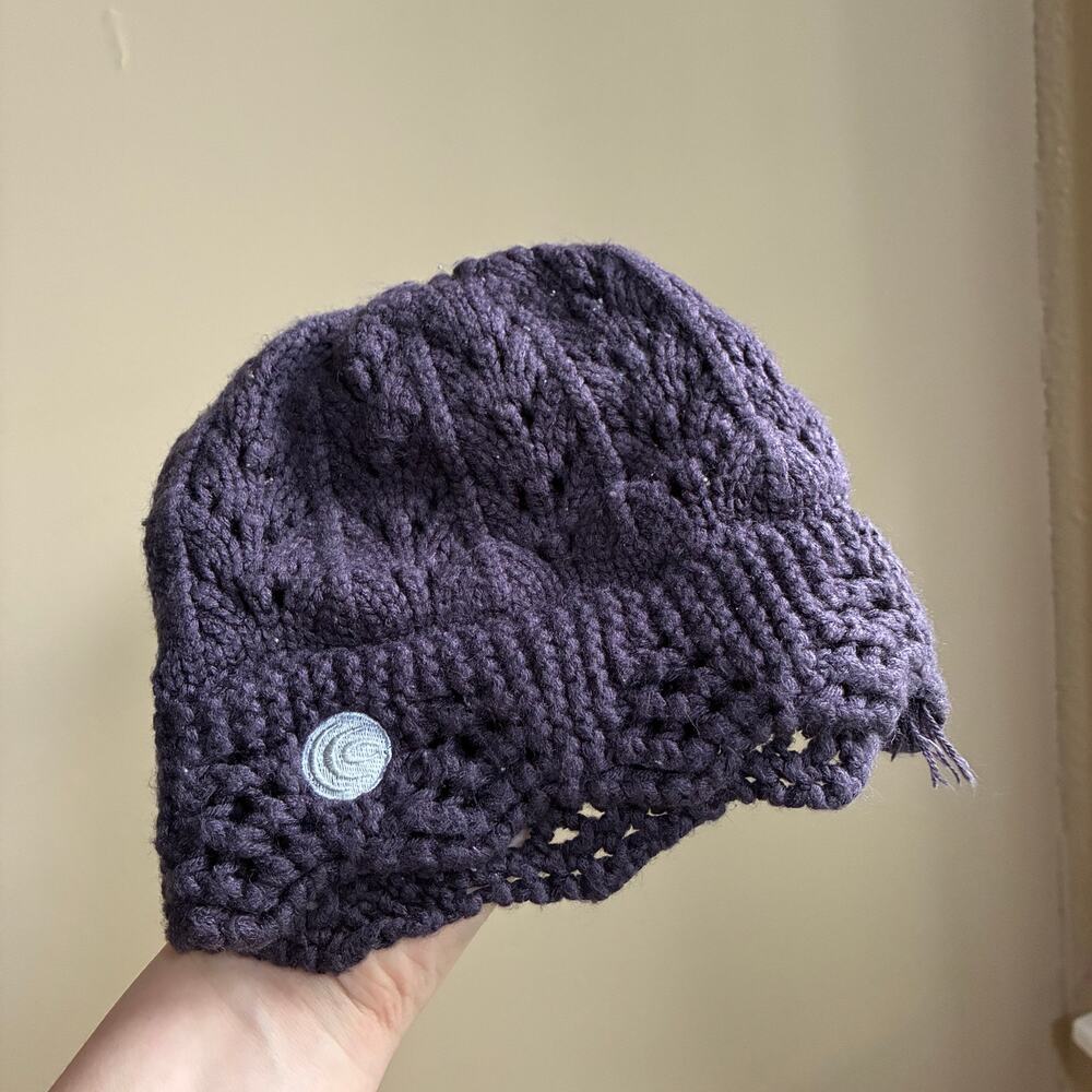 Columbia convert one size women's knit beanie scalloped edge design purple hat